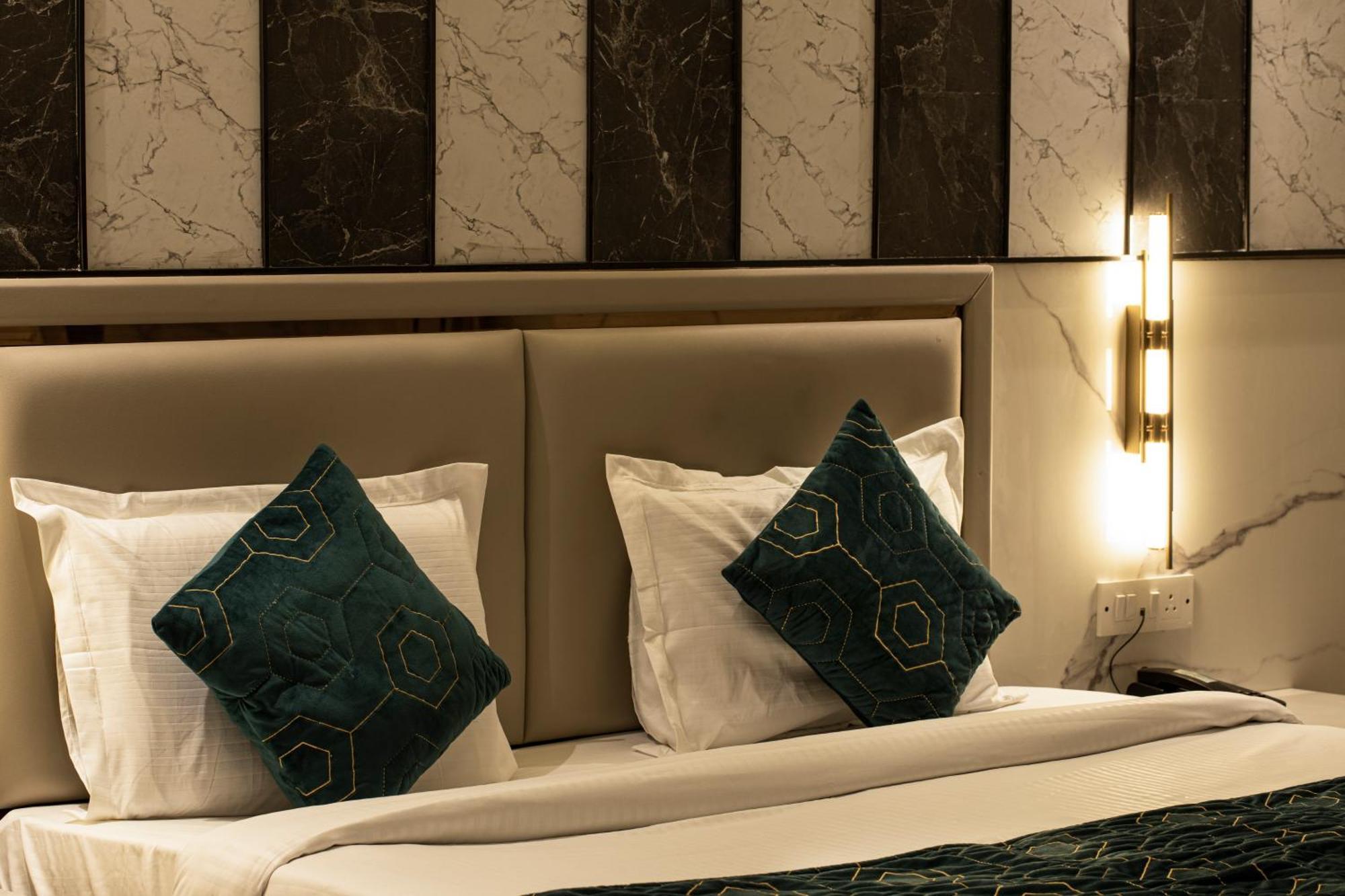 Hotel International Inn By Star Group - Near Delhi Airport Ню Делхи Екстериор снимка